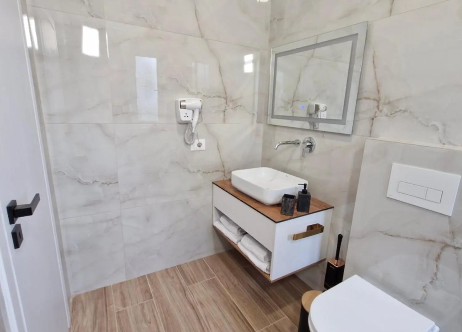 Villa Virginia Sarande 0*,  Albania