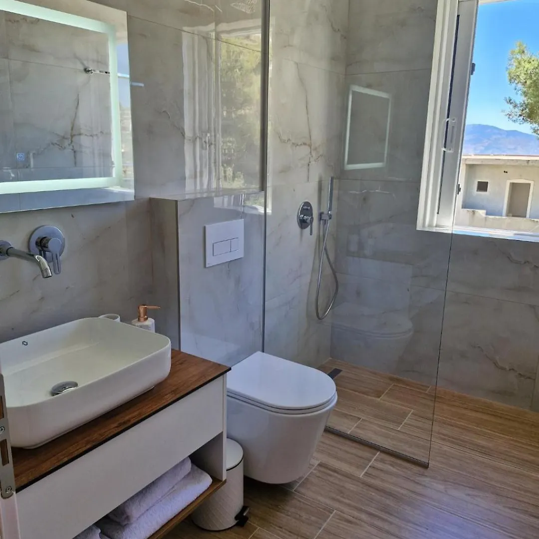 Villa Virginia Sarande 0*,